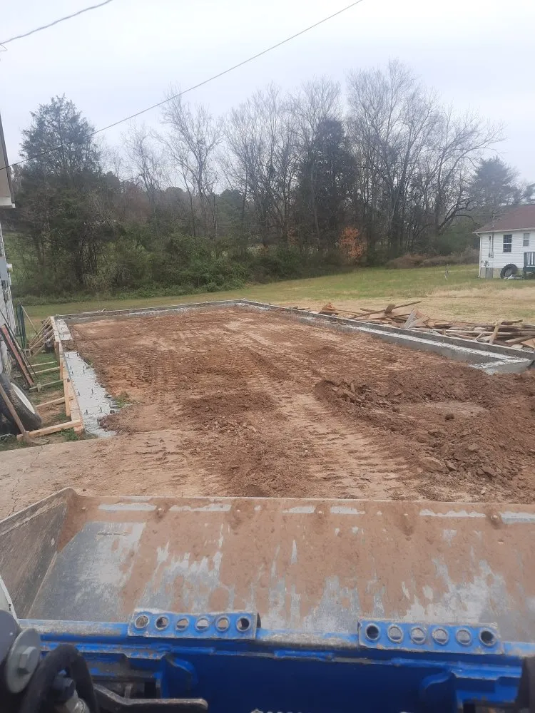 Expert lawn care service experts serving ATHENS, TN - James Upton Excavation And Land Clearing