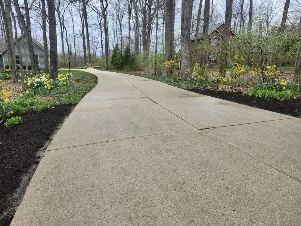 Reliable yard cleanup service in Dayton, OH - JAMS Property Preservation