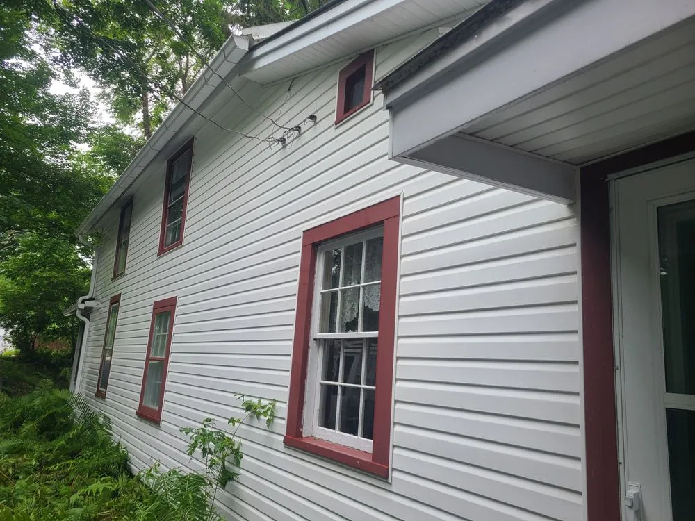 Professional outdoor landscaping in Dayton, OH by JAMS Property Preservation