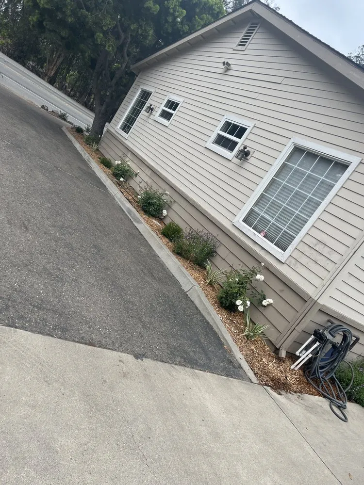 Custom residential landscaping in Santa Maria, CA by Jane’s Landscaping