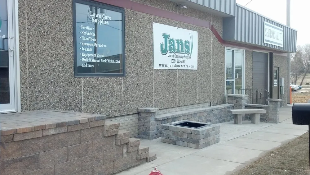 Reliable outdoor landscaping experts serving Tiffin, IA - Jans Lawn Care & Landscaping