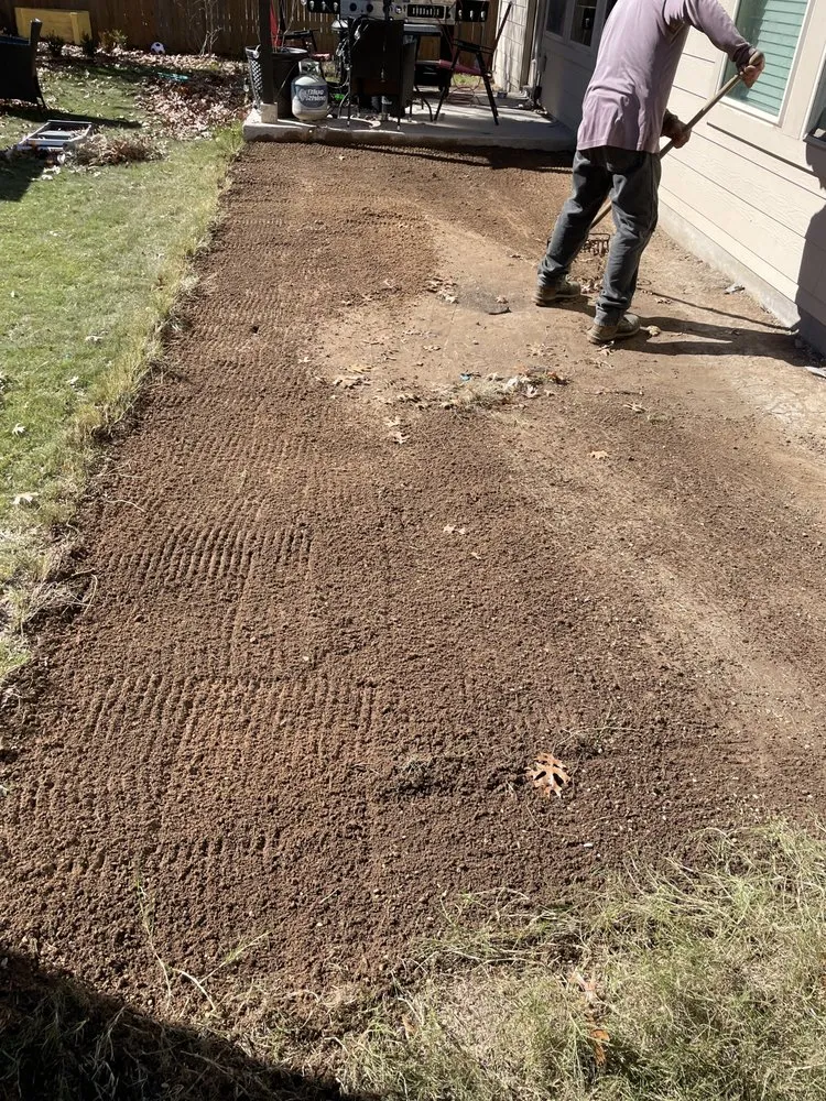 Professional yard maintenance experts serving Selma, TX - Jaramillo Landscape