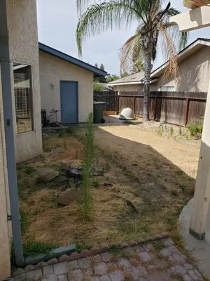 Jara's Landscaping Logo