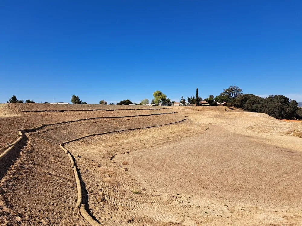 Expert lawn mowing service for homes across Santa Maria, CA - Jardinería yosocañú