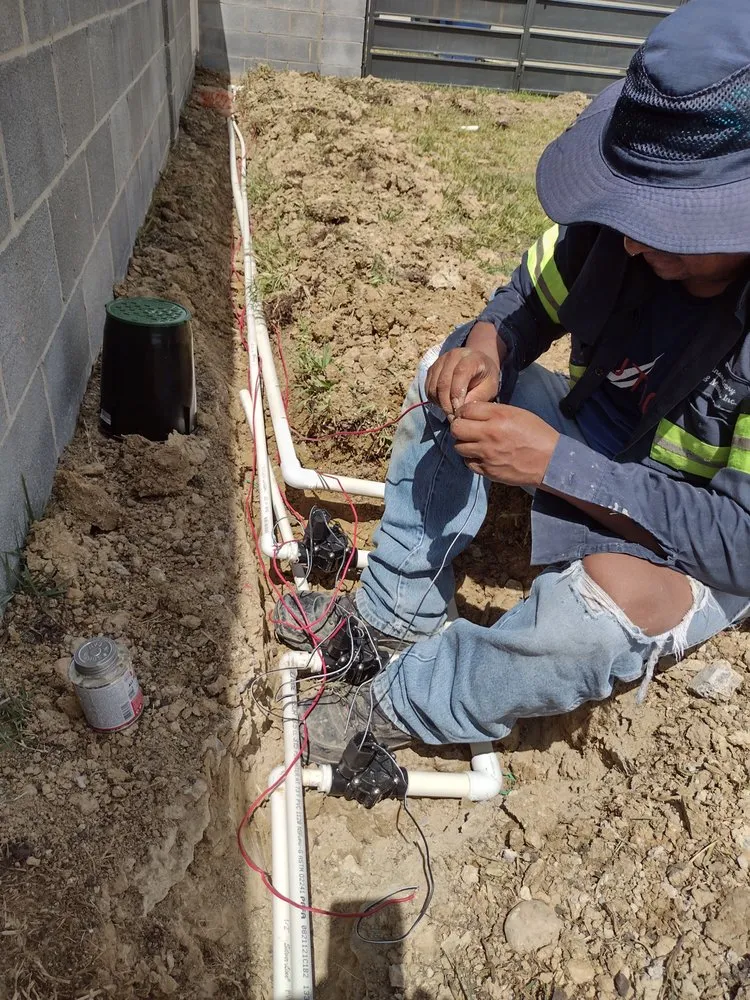 Professional garden landscaping experts serving Laredo, TX - Jardinero Solares