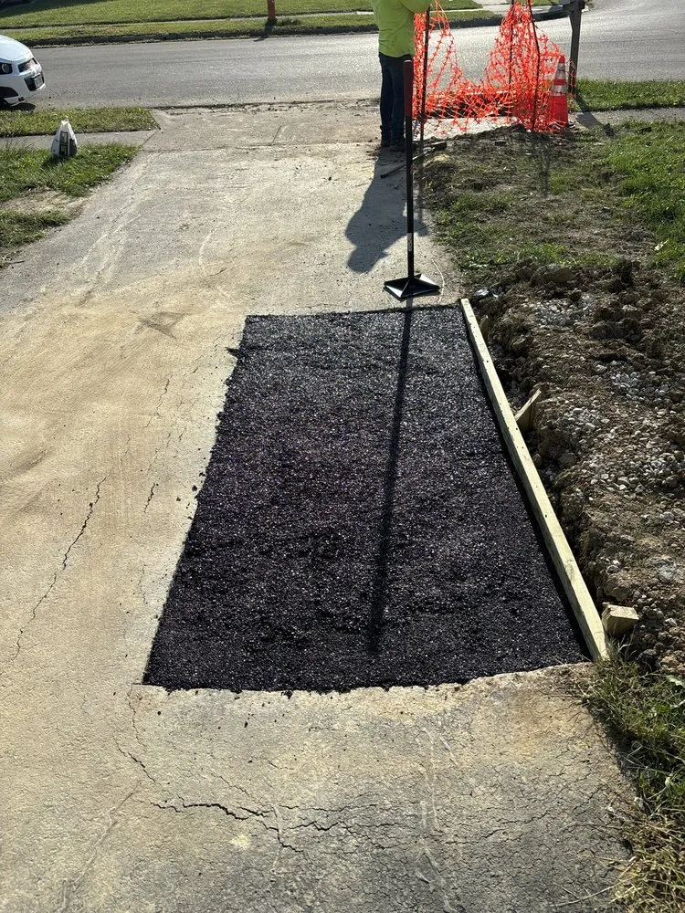 Custom residential landscaping for beautiful yards in Columbus, OH by Jardineros Landscape