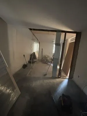 Jardineros Landscape Logo