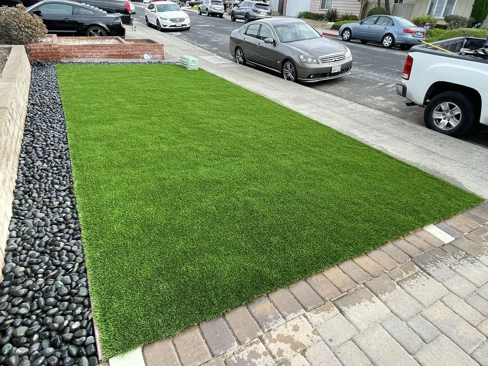 Professional lawn mowing service experts serving San Mateo, CA - Jardín Landscaping