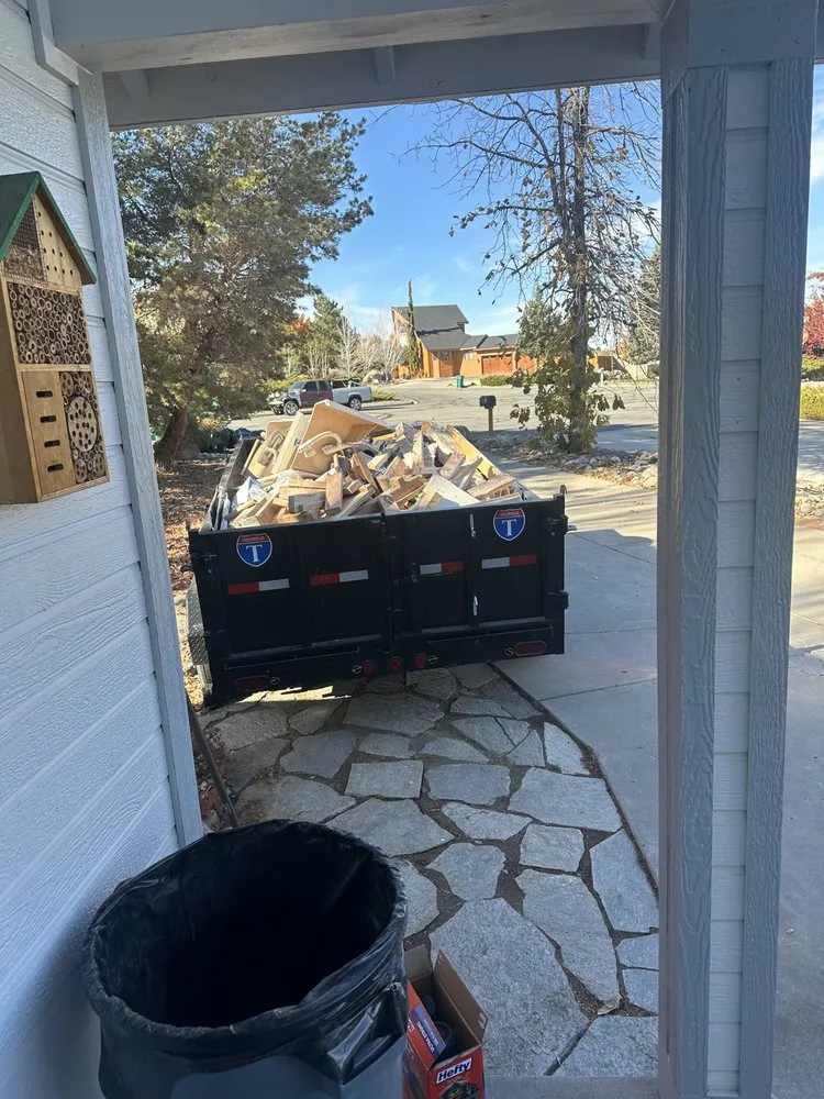 Reliable yard cleanup service for year-round maintenance across Sparks, NV - Jared’s Junk & Hauling Services