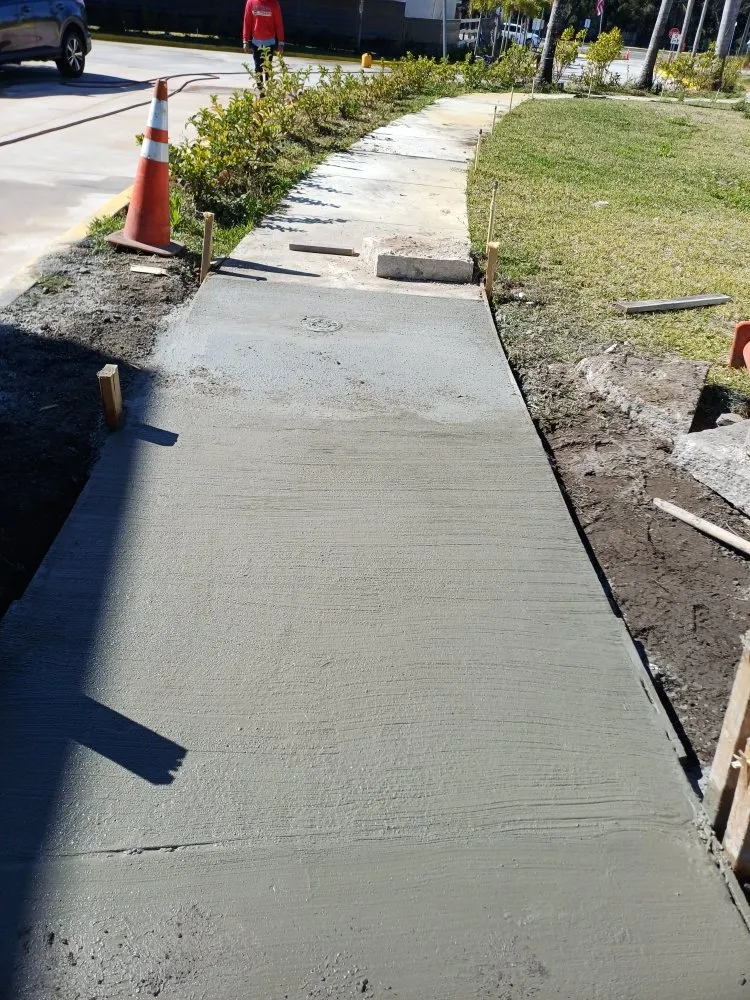 Reliable yard maintenance for residential properties in Kissimmee, FL by Jasmag Multi Service