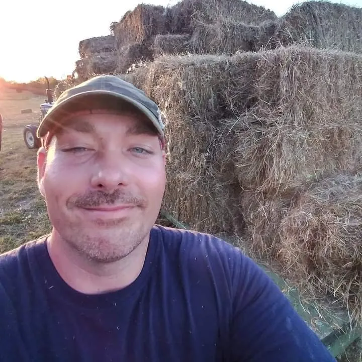 Expert yard cleanup service near you across Greenville, KY - Jason Cast