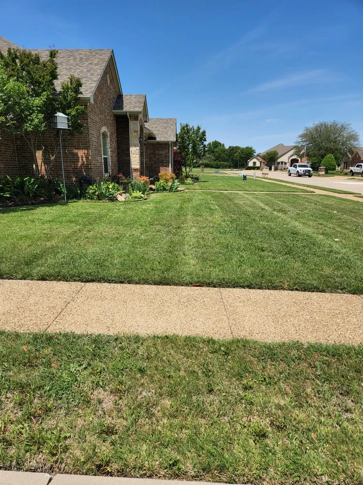 Custom lawn mowing service experts serving Waxahachie, TX - Jason Stilwell Property Maintenance Services