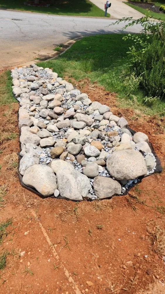 Affordable garden landscaping in Simpsonville, SC by Jason Yard Scaping