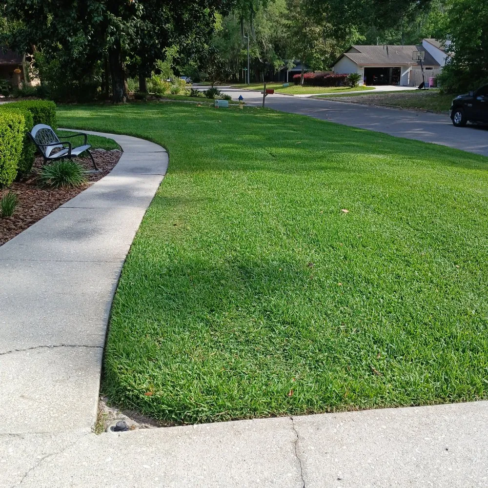 Professional yard maintenance experts serving High Springs, FL - Jason's Ideal Lawn Care Service