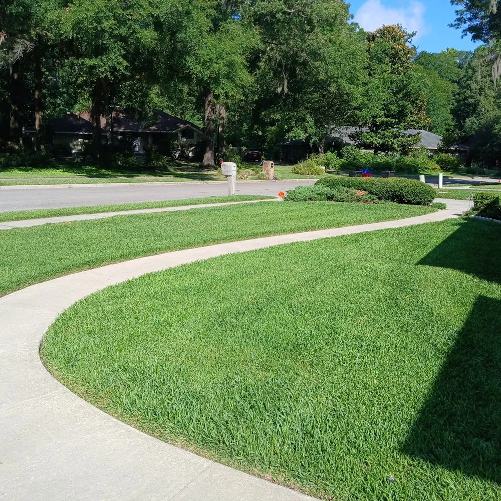 Reliable lawn care service in High Springs, FL by Jason's Ideal Lawn Care Service