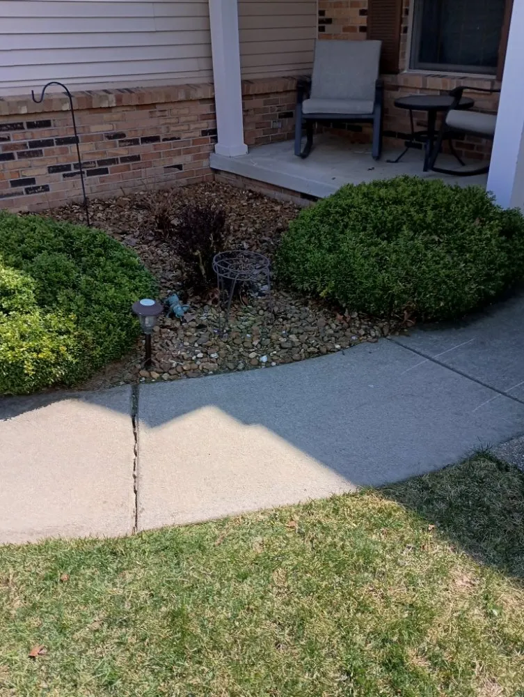 Professional yard cleanup service experts serving Lambertville, MI - Jason's Lawn Care Handyman Service