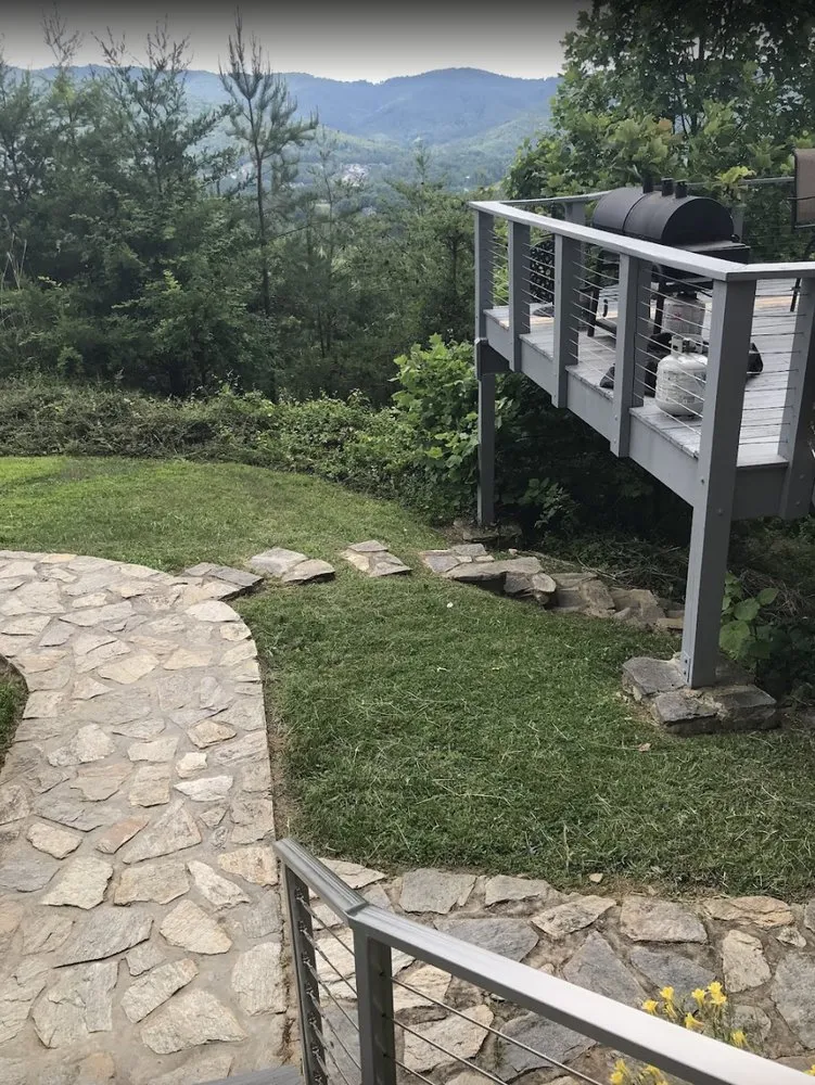 Top-rated lawn care service in Asheville, NC by Jasper’s Mark Lawn Care