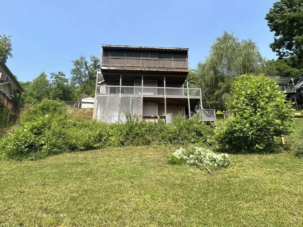 Top-rated outdoor landscaping in Asheville, NC by Jasper’s Mark Lawn Care