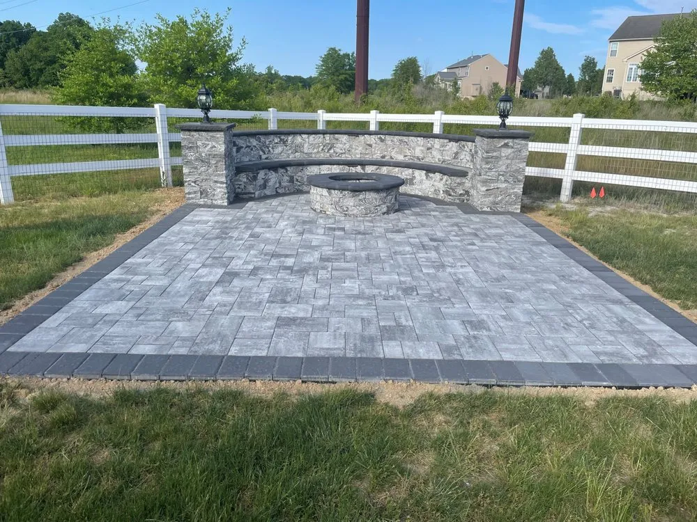 Professional yard maintenance in Middletown, DE - JAV Landscaping