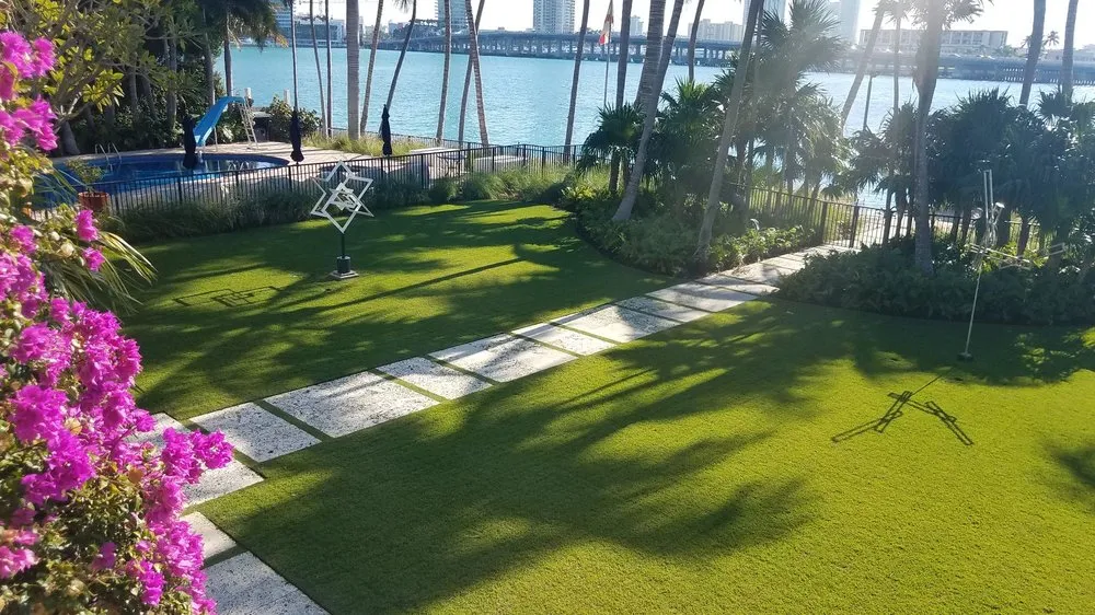 Custom lawn care service in Miami, FL - Javier Perdomo
