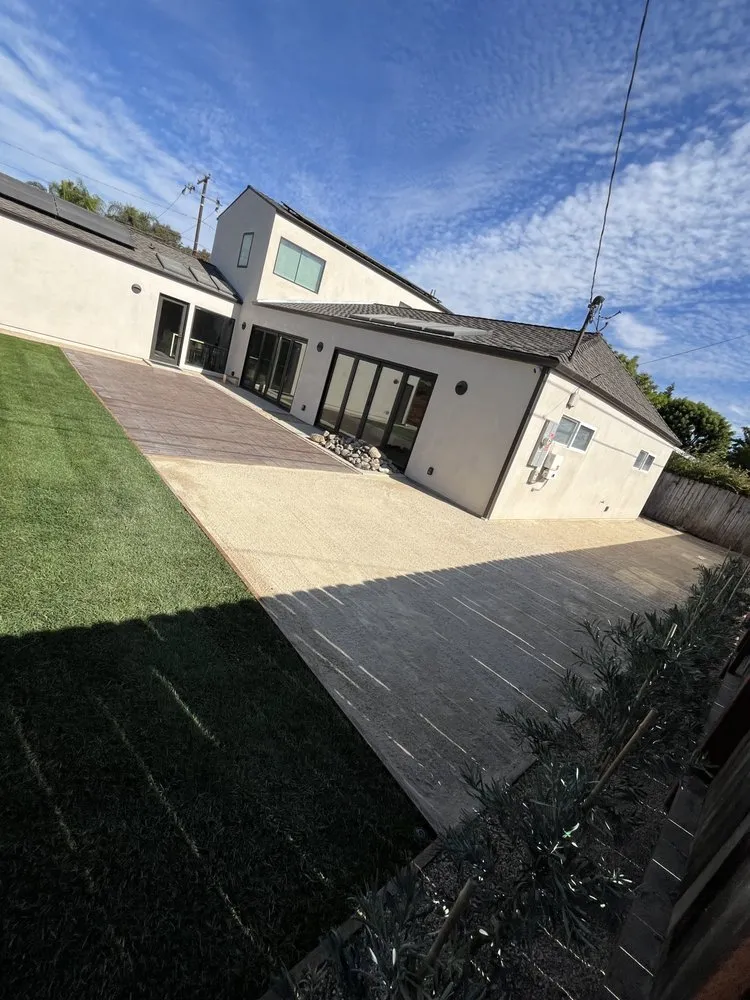 Affordable yard cleanup service for year-round maintenance across Huntington Beach, CA - Javier’s landscape