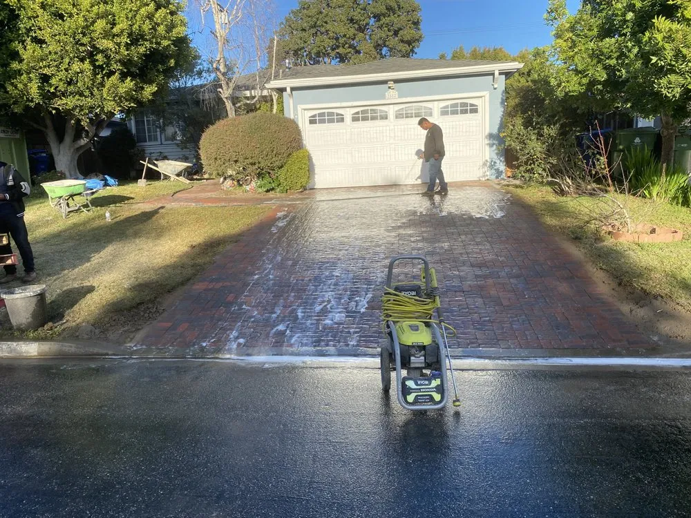 Professional yard cleanup service for beautiful yards in Los Angeles, CA by Javier's Landscaping