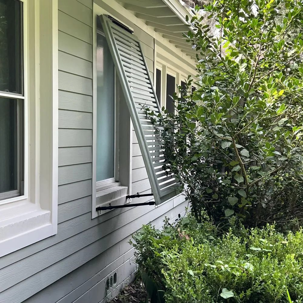 Professional yard maintenance in Atlantic Beach, FL - Jax Woodcrafters