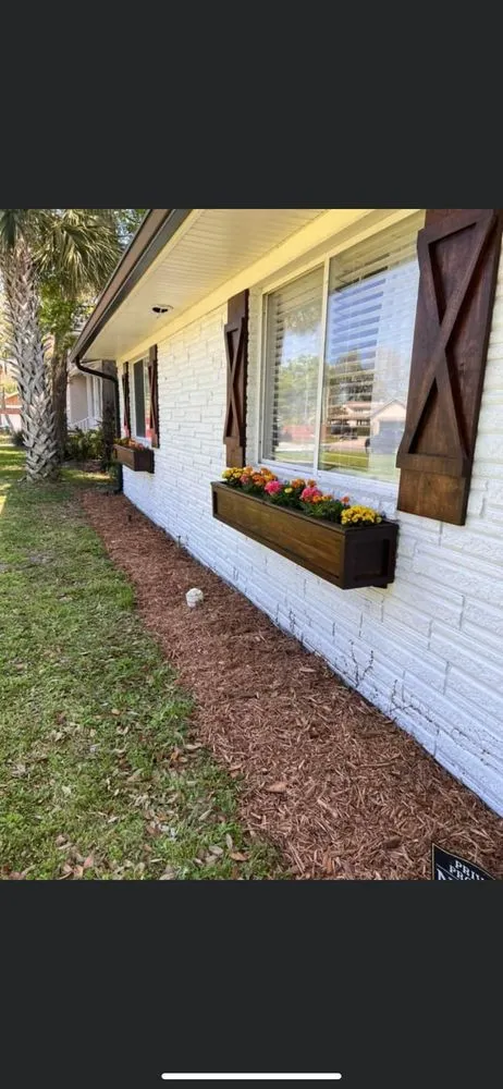 Affordable yard maintenance in Atlantic Beach, FL - Jax Woodcrafters