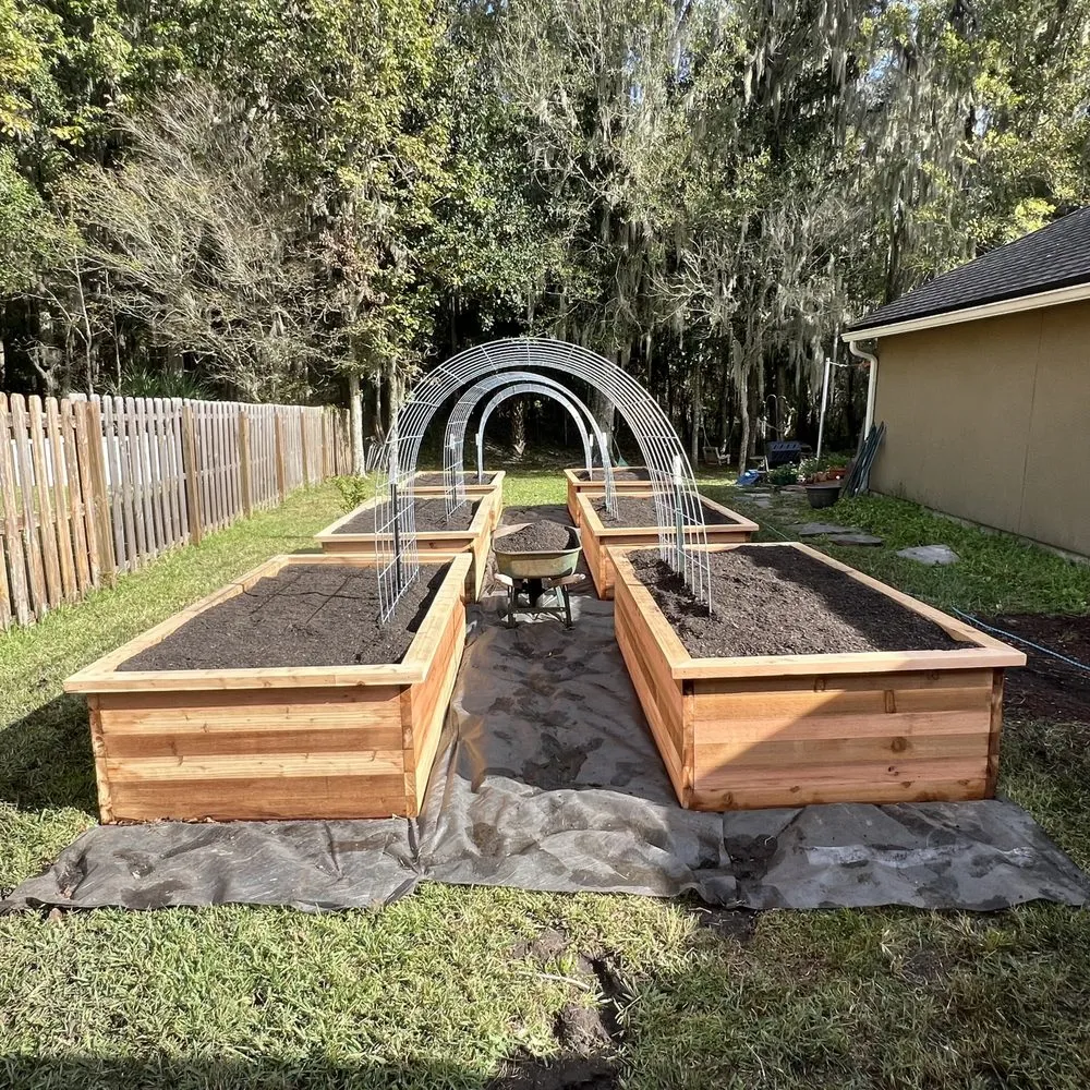 Affordable yard maintenance for homes in Atlantic Beach, FL by Jax Woodcrafters