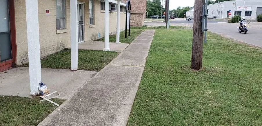 Local lawn care service experts serving Temple, TX - Jay Bs Lawn Care