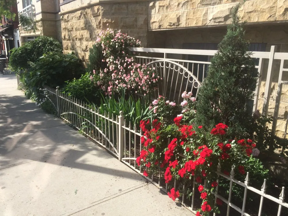 Local lawn care service experts serving Brooklyn, NY - Jay Gardens