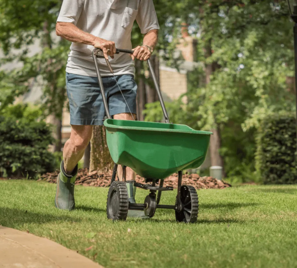 Trusted lawn mowing service in Sioux City, IA by Jay-Lan Lawn Care