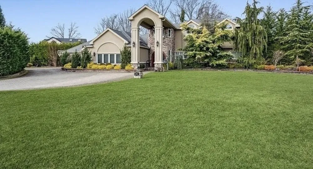 Top-rated yard cleanup service experts serving Baldwin, NY - Jay V Landscaping