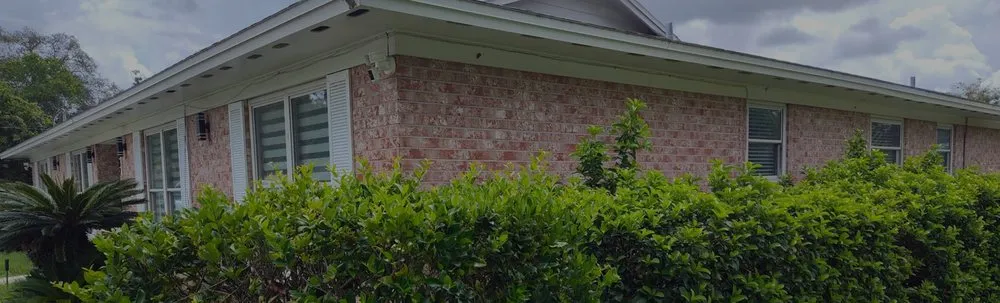 Expert garden landscaping for homes in Jacksonville, FL by Jay Wand Services