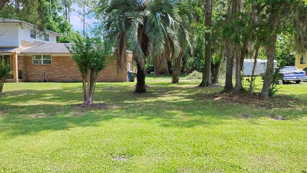 Affordable garden landscaping for beautiful yards across Jacksonville, FL - Jay Wand Services