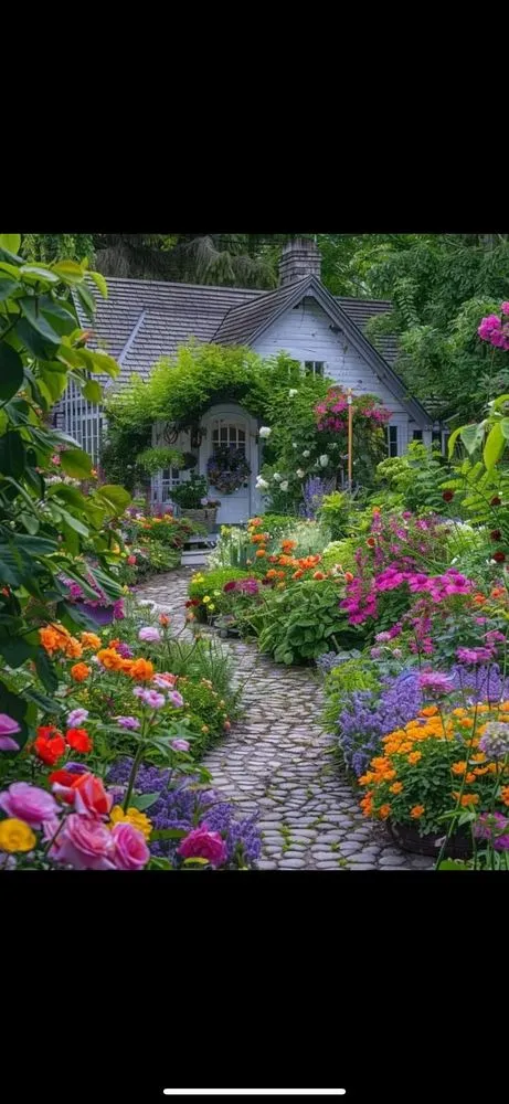 Trusted lawn care service experts serving New Canaan, CT - Jaycee Landscaping’s Home and Garden