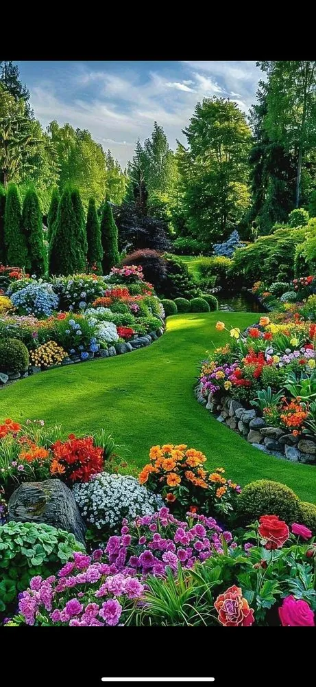 Custom lawn mowing service in New Canaan, CT by Jaycee Landscaping’s Home and Garden