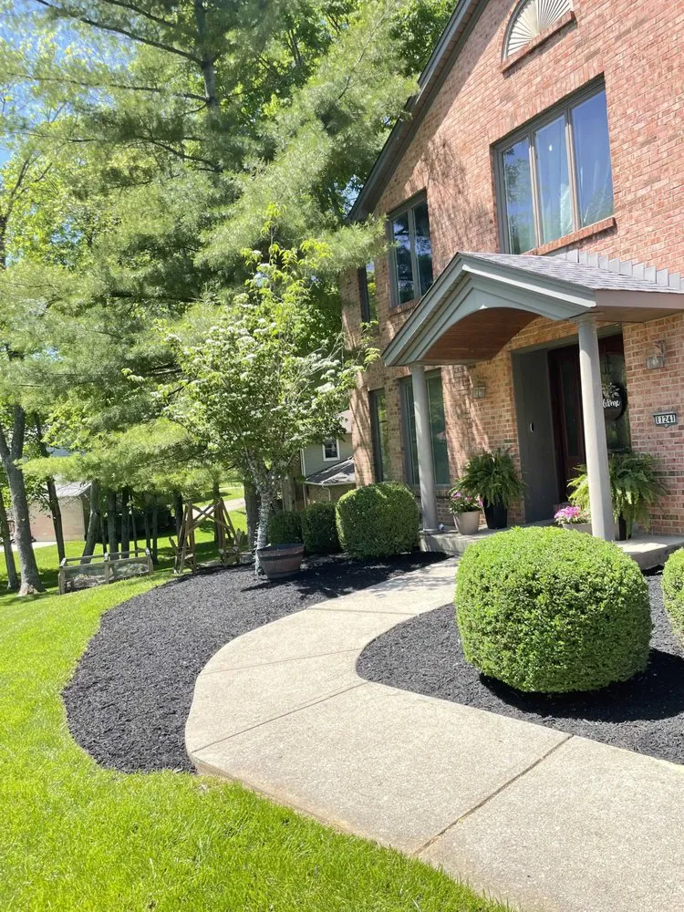 Reliable residential landscaping in Cincinnati, OH by Jayco Landscaping Service