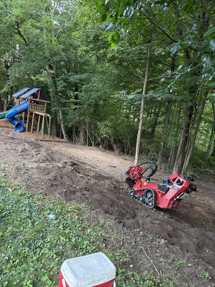 Local yard cleanup service in Cincinnati, OH by Jayco Landscaping Service