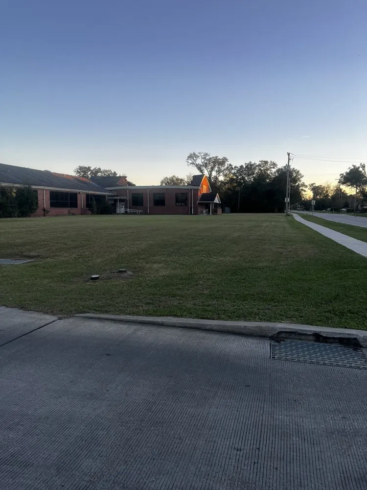 Expert landscape installation in Lake Charles, LA by Jayde & Jayson Lawn Care