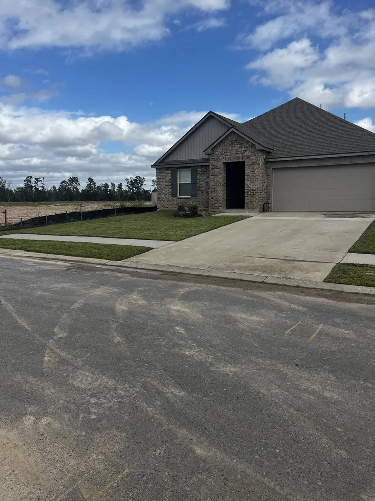 Expert yard maintenance in Lake Charles, LA - Jayde & Jayson Lawn Care