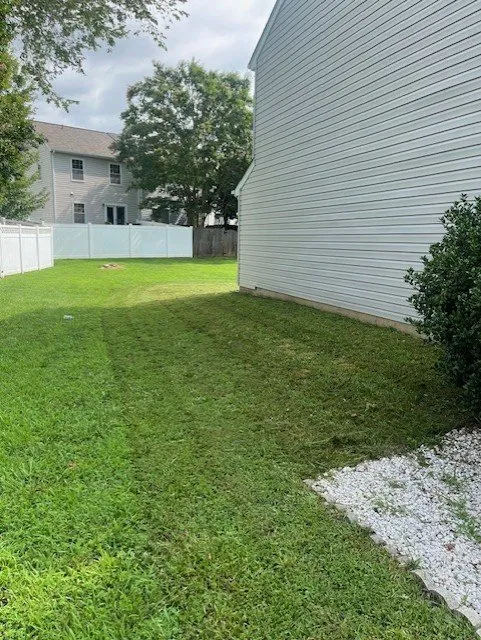 Trusted lawn mowing service experts serving Lusby, MD - Jay's Handyman Services