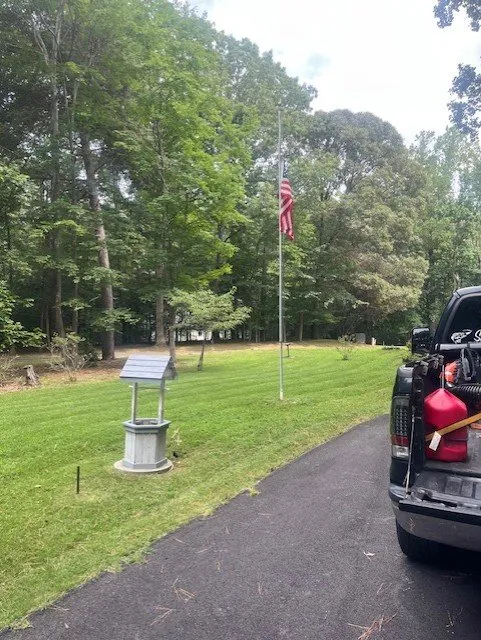 Affordable yard cleanup service near you in Lusby, MD by Jay's Handyman Services