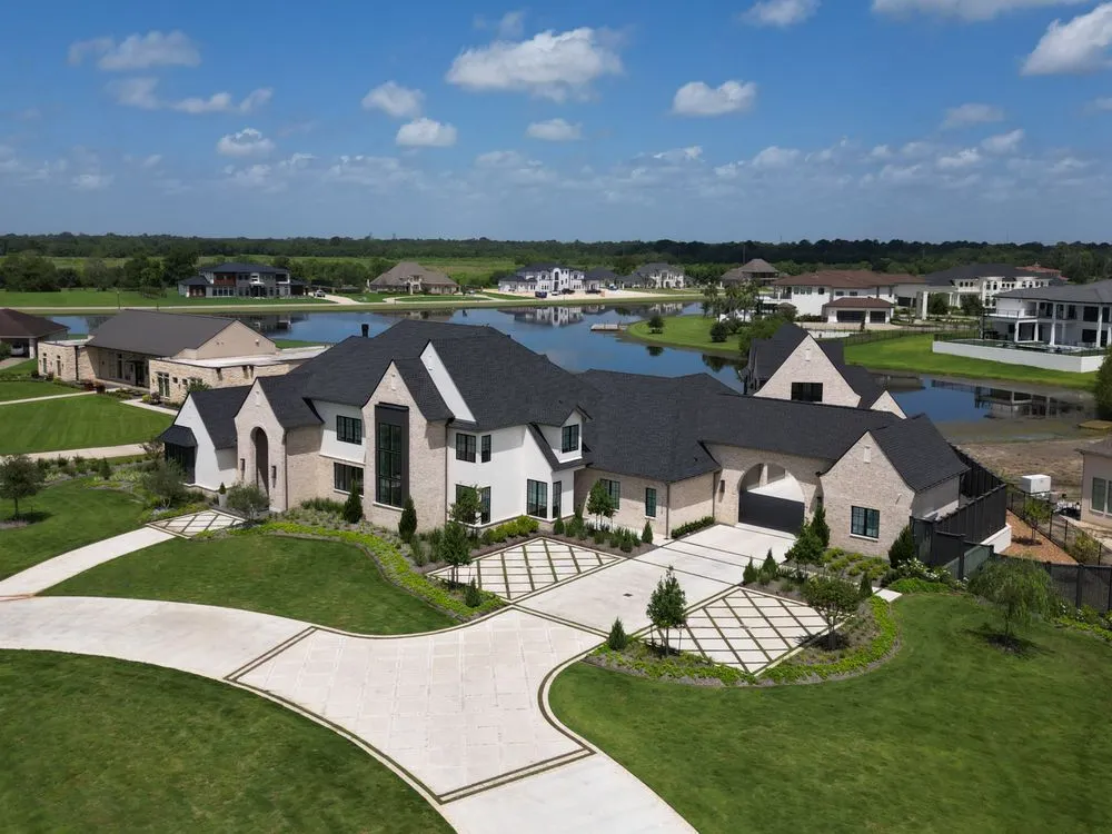 Trusted lawn care service for beautiful yards in Beaumont, TX by Jays Landscape