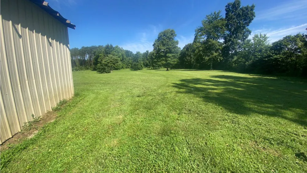 Local lawn mowing service experts serving Henryville, IN - Jays Landscaping and Lawncare