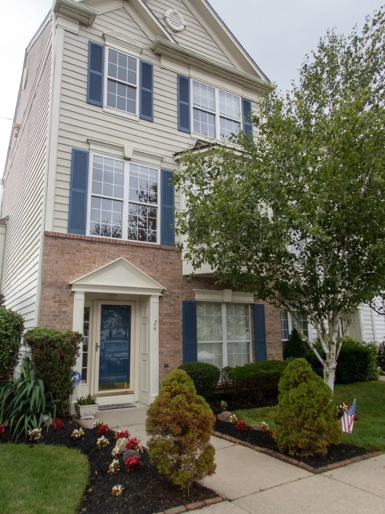 Expert garden landscaping experts serving Garnet Valley, PA - Jay's Landscaping