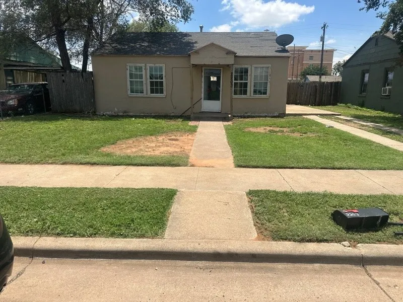 Expert yard cleanup service for beautiful yards in Lubbock, TX by Jay’s Landscaping