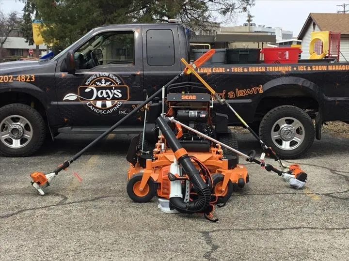 Top-rated yard maintenance in Pekin, IL by Jay’s Landscaping