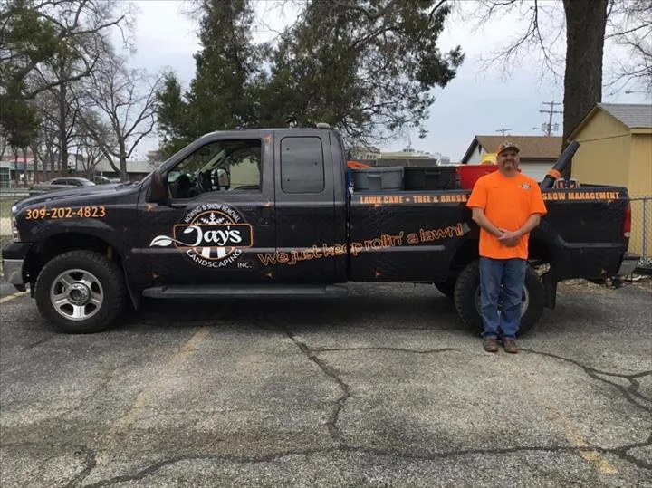 Reliable lawn mowing service with custom design in Pekin, IL by Jay’s Landscaping