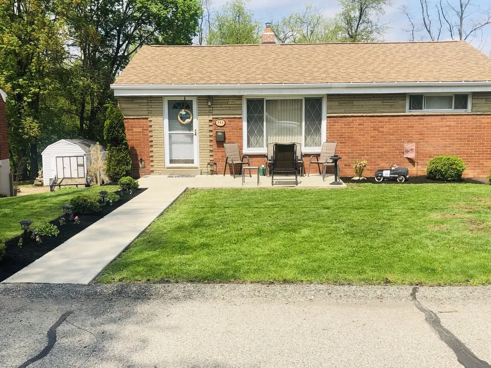 Top-rated yard maintenance with custom design across Pittsburgh, PA - Jay's Landscaping